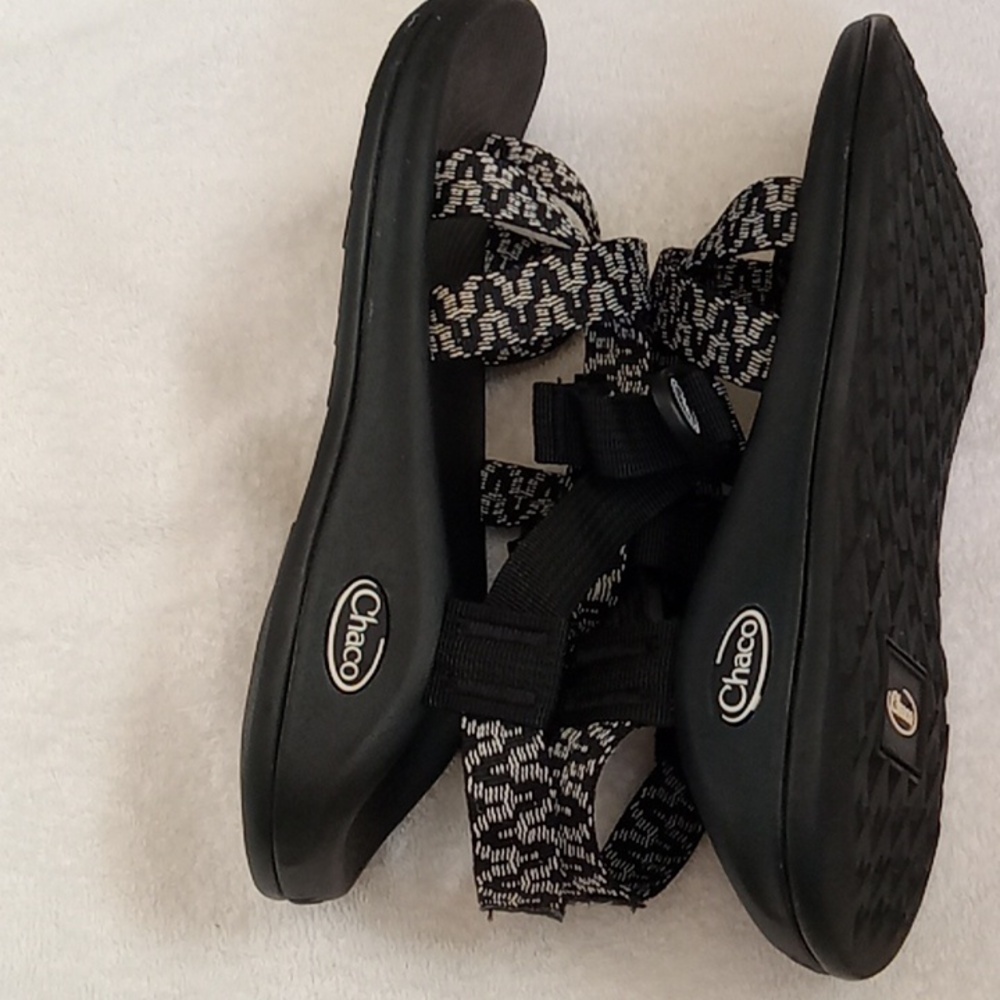 Chaco Women's Sandals - Black and White Pattern Size 8 Womens - Picture 6 of 10